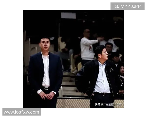 广州篮球队团队协作引发热议球迷对战术配合和球员默契提出质疑 广州篮球队团队协作引发热议球迷对战术配合和球员默契提出质疑