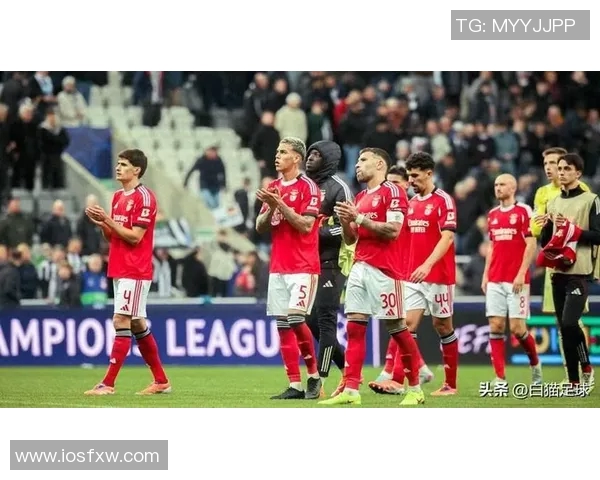 阿甲克斯与利物浦激战正酣谁能在欧冠赛场笑到最后