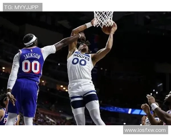 2019年快船与76人激战回顾球场上的精彩瞬间与战术较量分析