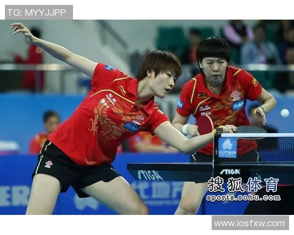 丁宁与佐藤在总决赛中激烈对决谁将捧起冠军奖杯