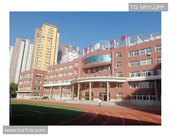 吕俊虎的奋斗故事与人生哲学探讨：从平凡到卓越的成长之路