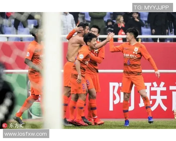 山东鲁能与河内FC激战正酣比赛比分实时更新与分析