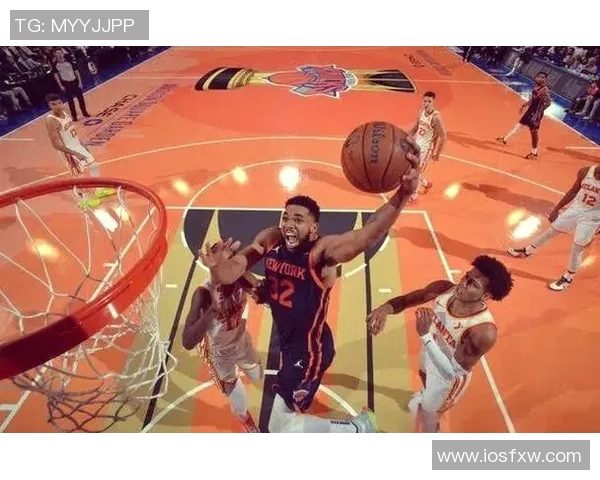 尼克斯与老鹰对决分析:战术解析与球员表现展望 尼克斯与老鹰对决分析:战术解析与球员表现展望