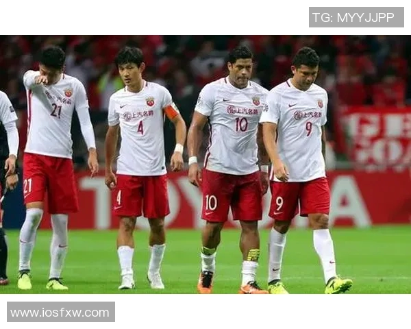 恒大与山东的精彩对决复盘分析揭示比赛关键时刻与战术变化 恒大与山东的精彩对决复盘分析揭示比赛关键时刻与战术变化