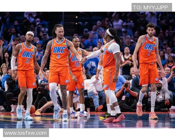 雷霆与马刺西部决赛第五场激战回顾与精彩瞬间分析